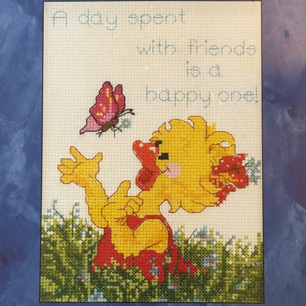 Suzy's Zoo Cross Stitch Kit - Picture 2 of 4